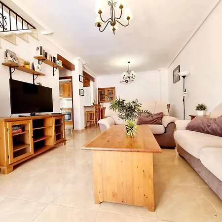 Holiday home Tourist Paco, Ciudad Quesada, Private Pool, Private Parking