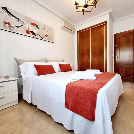 Tourist Paco, Ciudad Quesada, Private Pool, Private Parking Holiday home